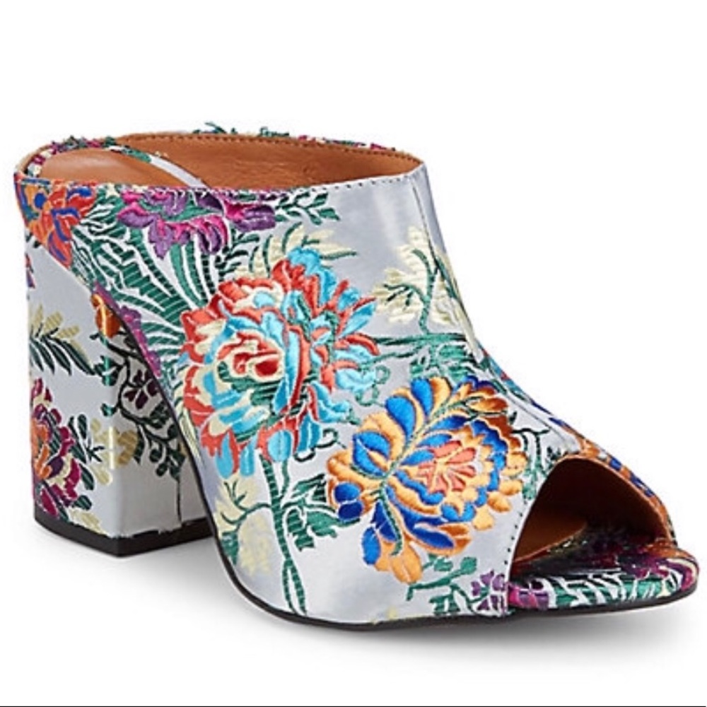 RENVY BROCADE SANDAL